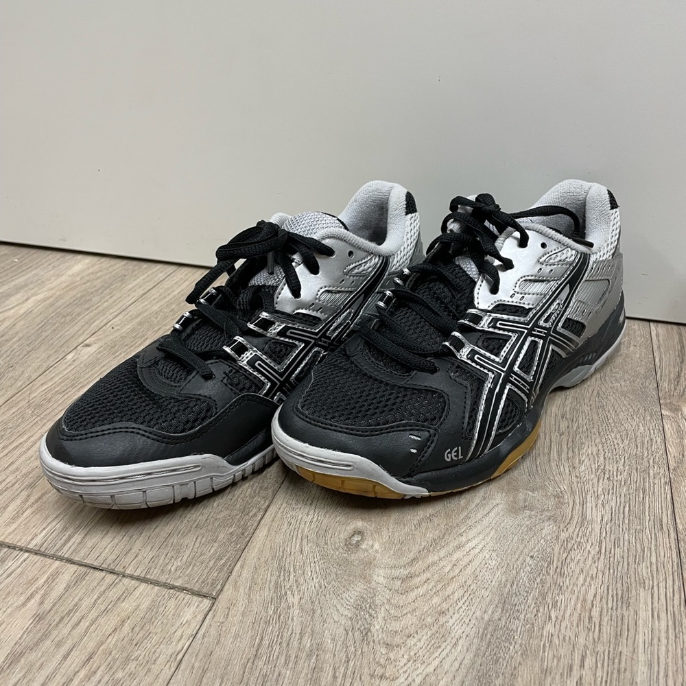 Women’s ASICS 7.5 black/silver